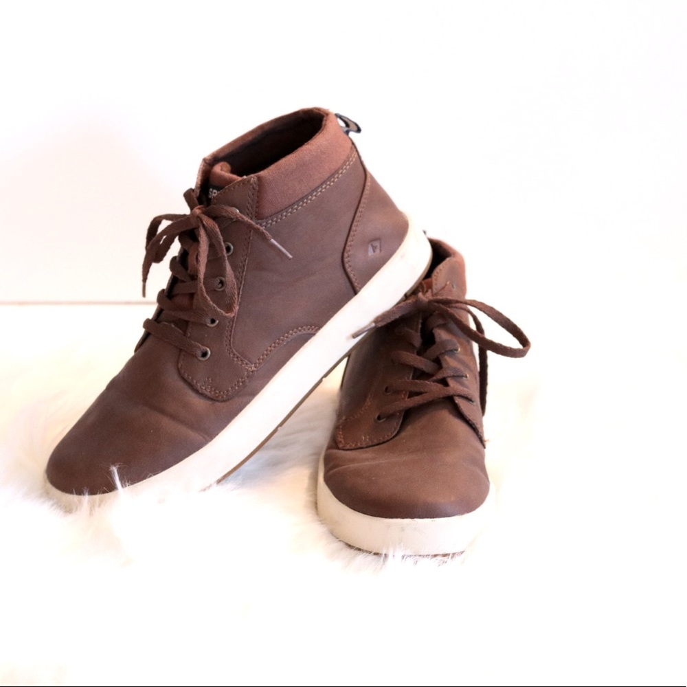Worn once Boys Sperry high tops
